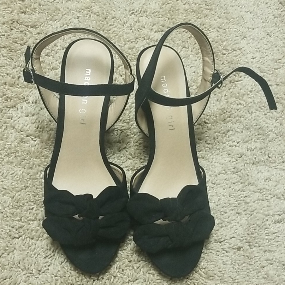 Black heeled sandals